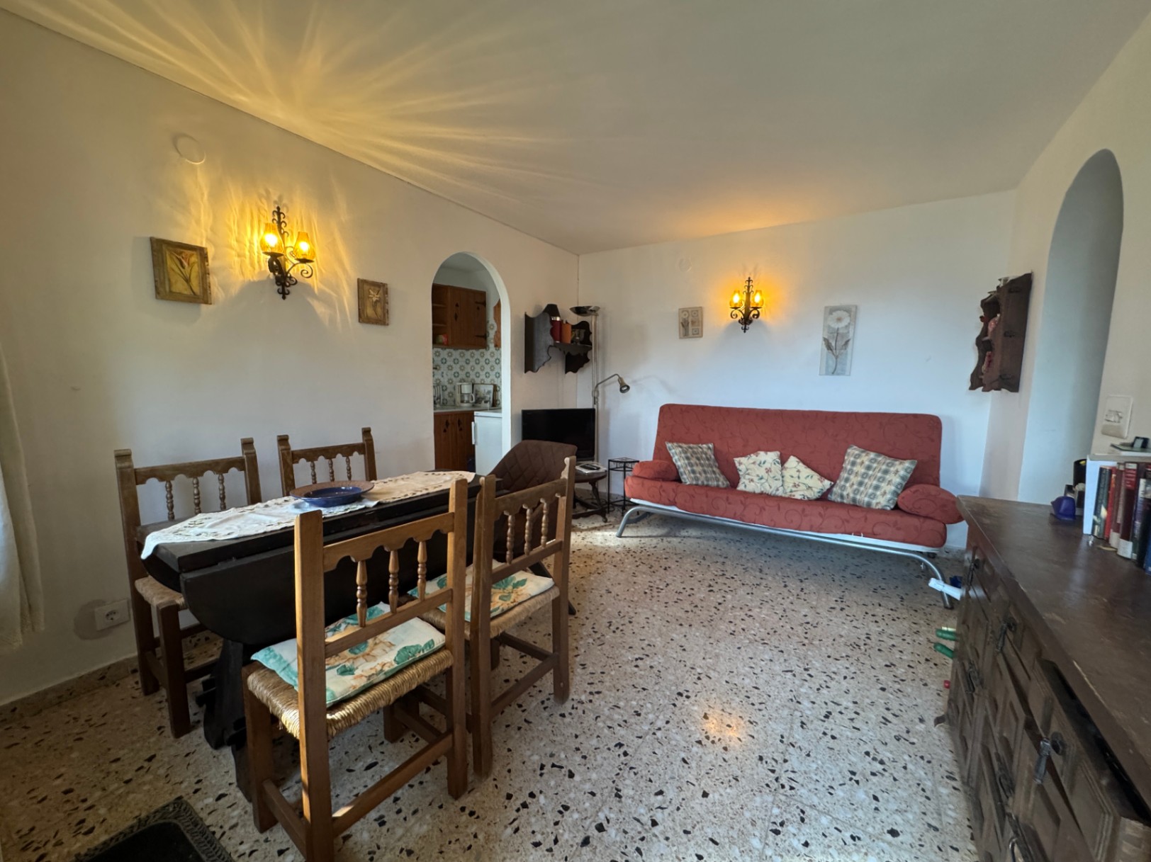 Villa con piscina privada con vistas a la montaña cerca de la playa