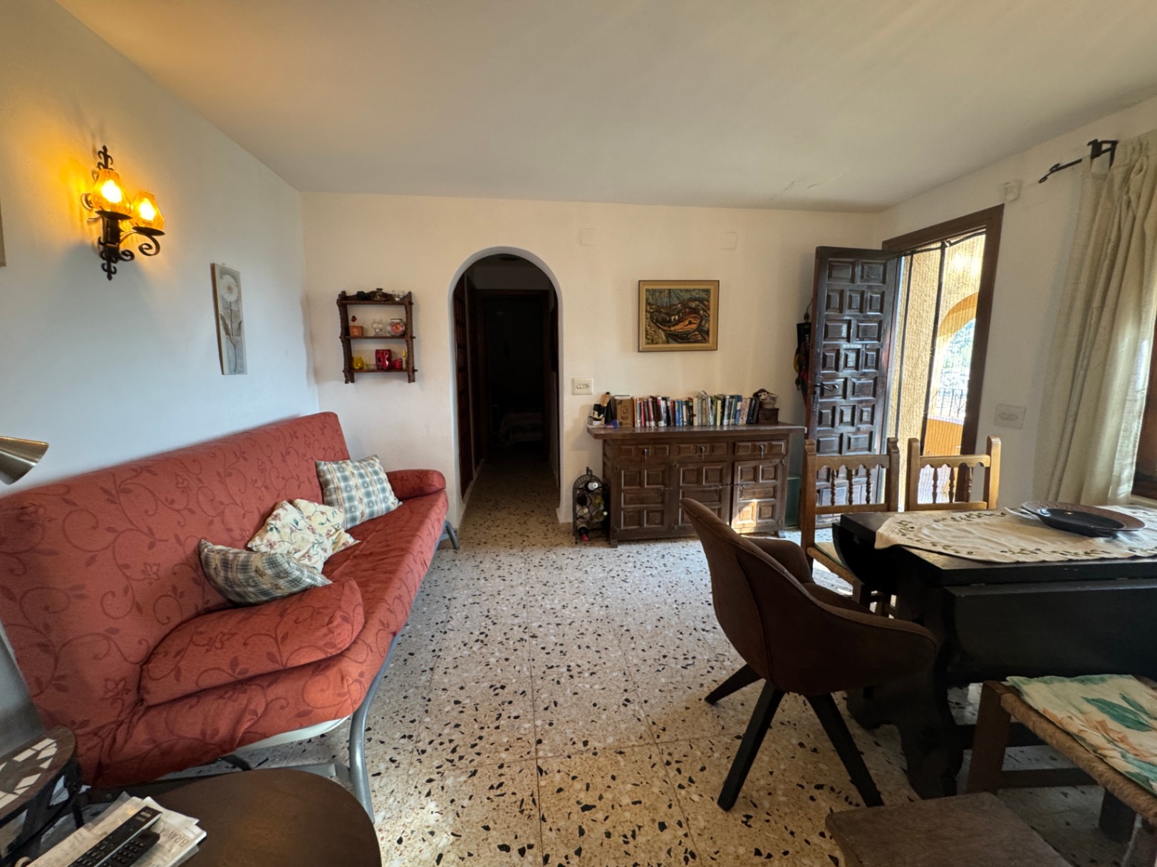 Villa con piscina privada con vistas a la montaña cerca de la playa