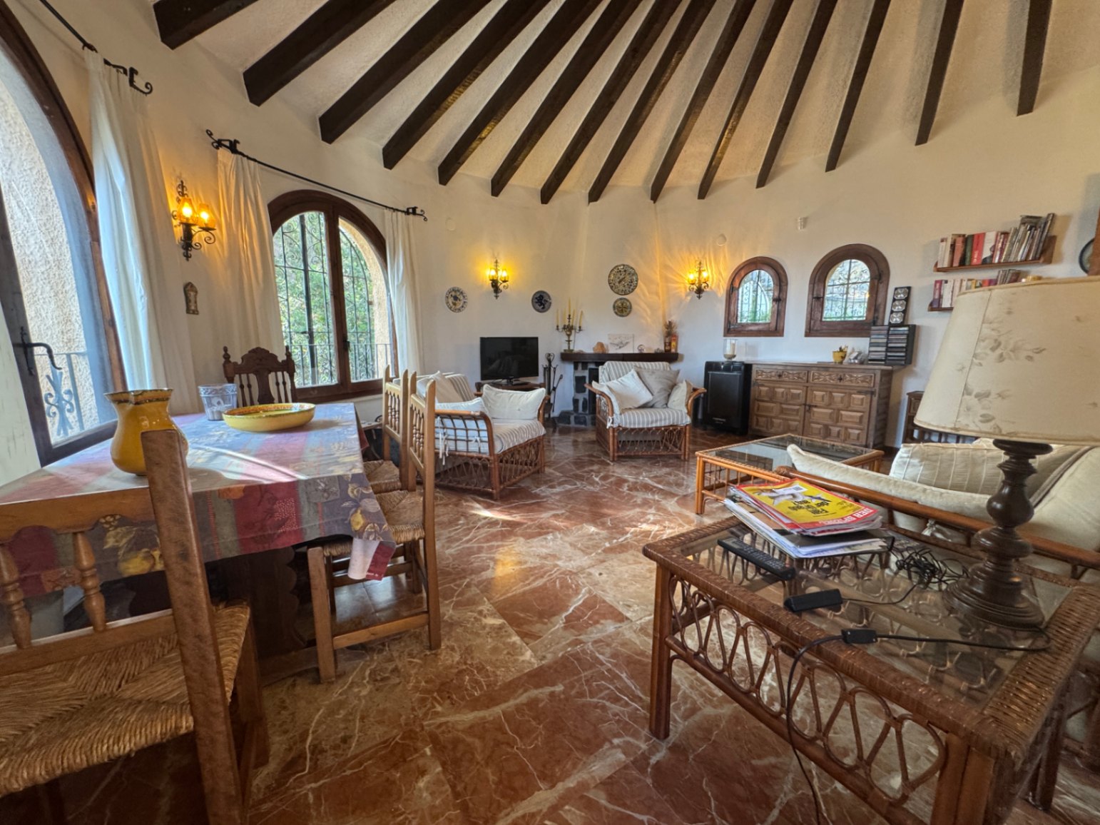 Villa con piscina privada con vistas a la montaña cerca de la playa