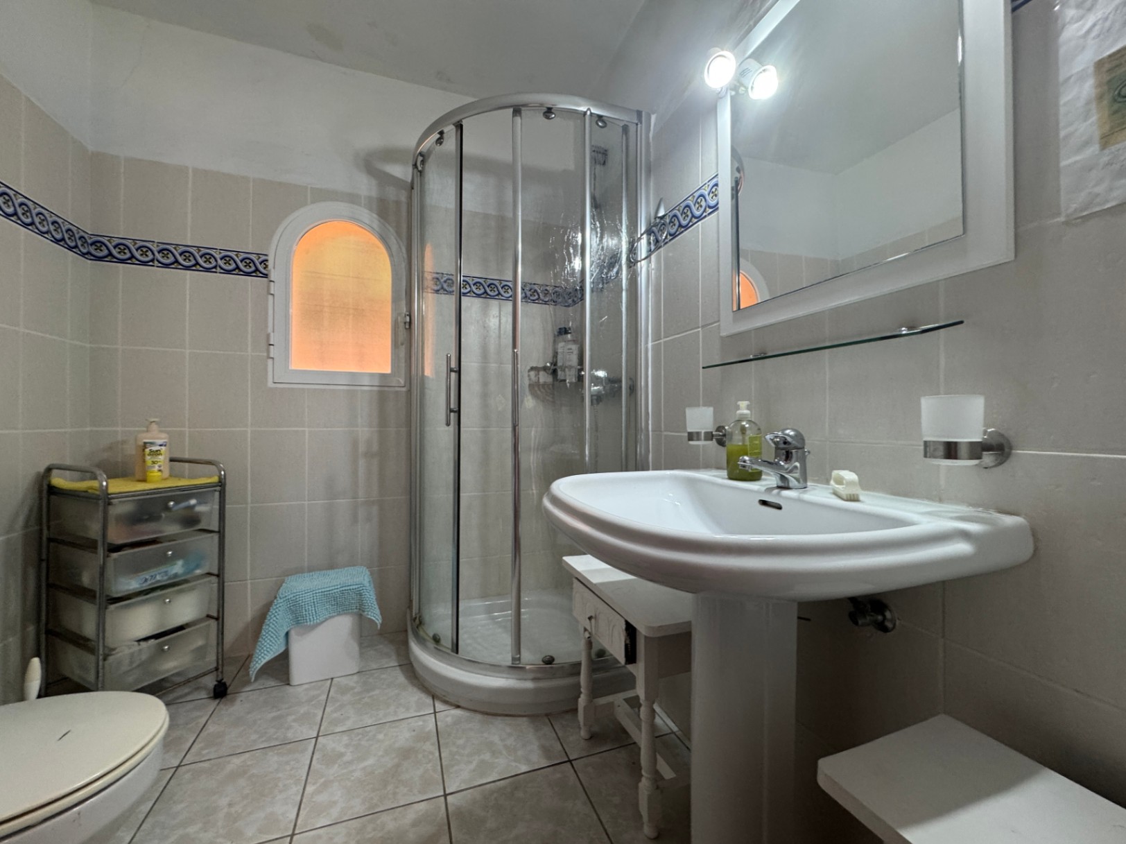 Villa con piscina privada con vistas a la montaña cerca de la playa