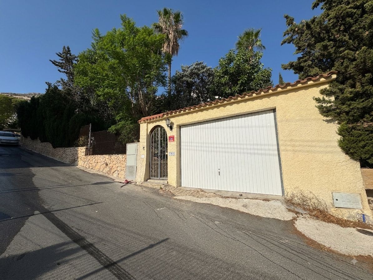 Große Villa mit privatem Pool und Meerblick