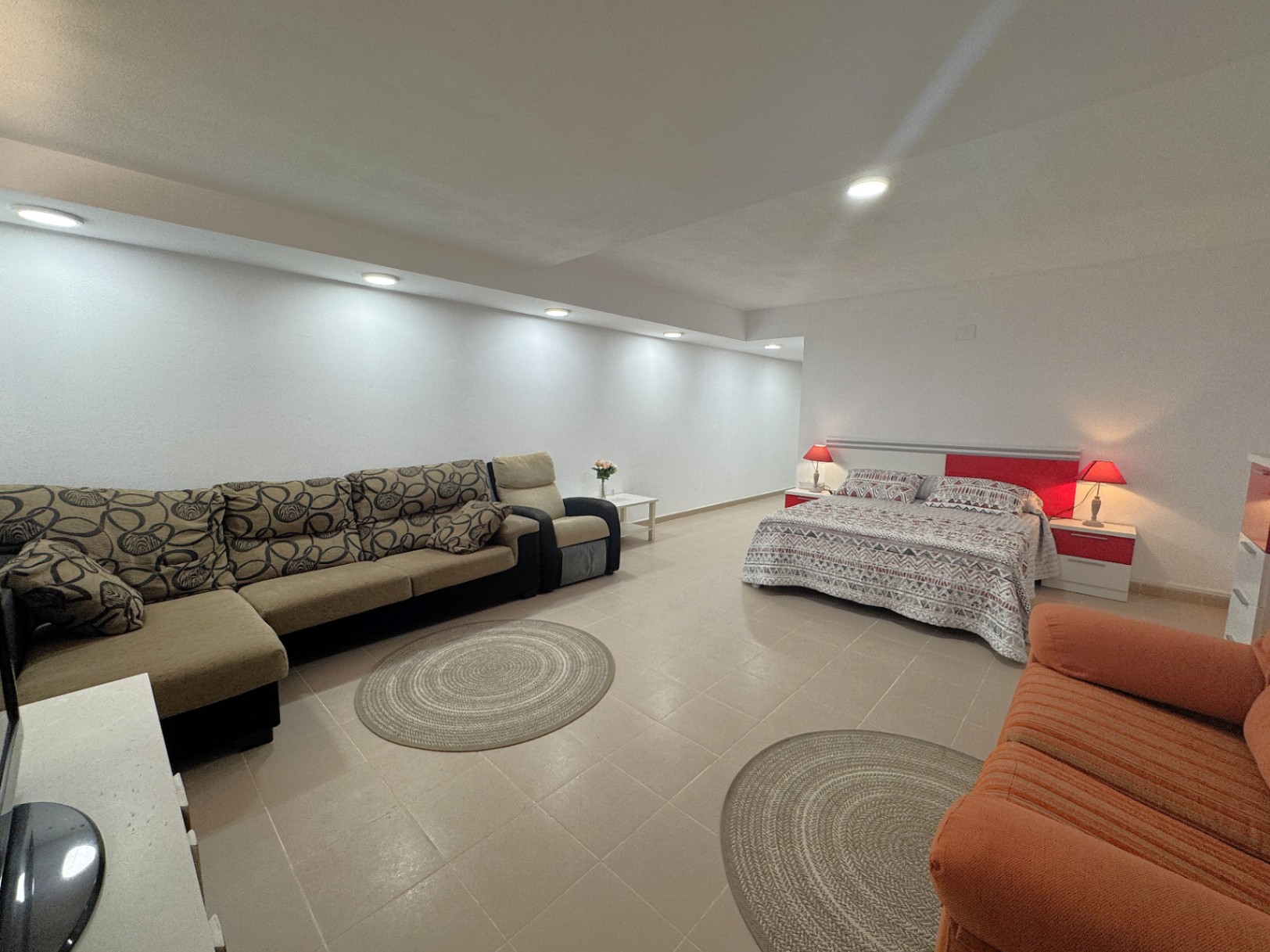 Excelente bungalow renovado con vistas al Peñón