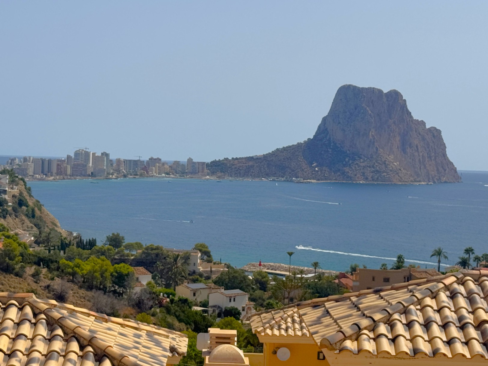 Excelente bungalow renovado con vistas al Peñón