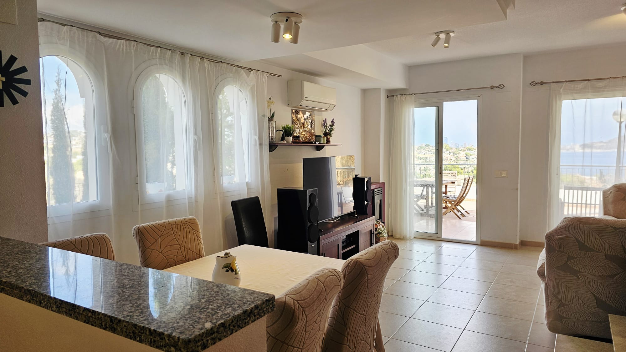 Bungalow avec une vue imprenable sur la mer et le Rocher