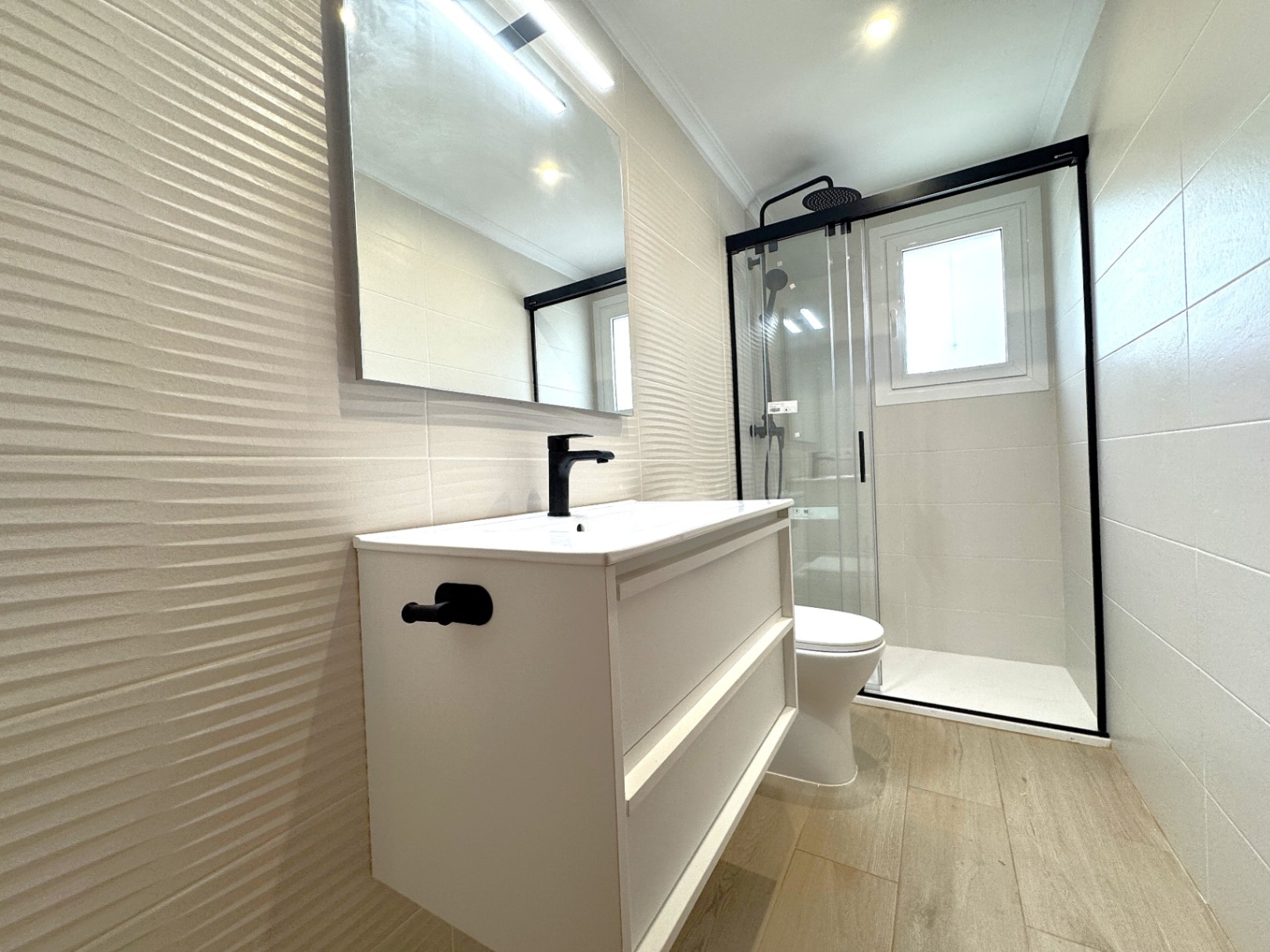Grande villa avec piscine privée et vue sur la mer