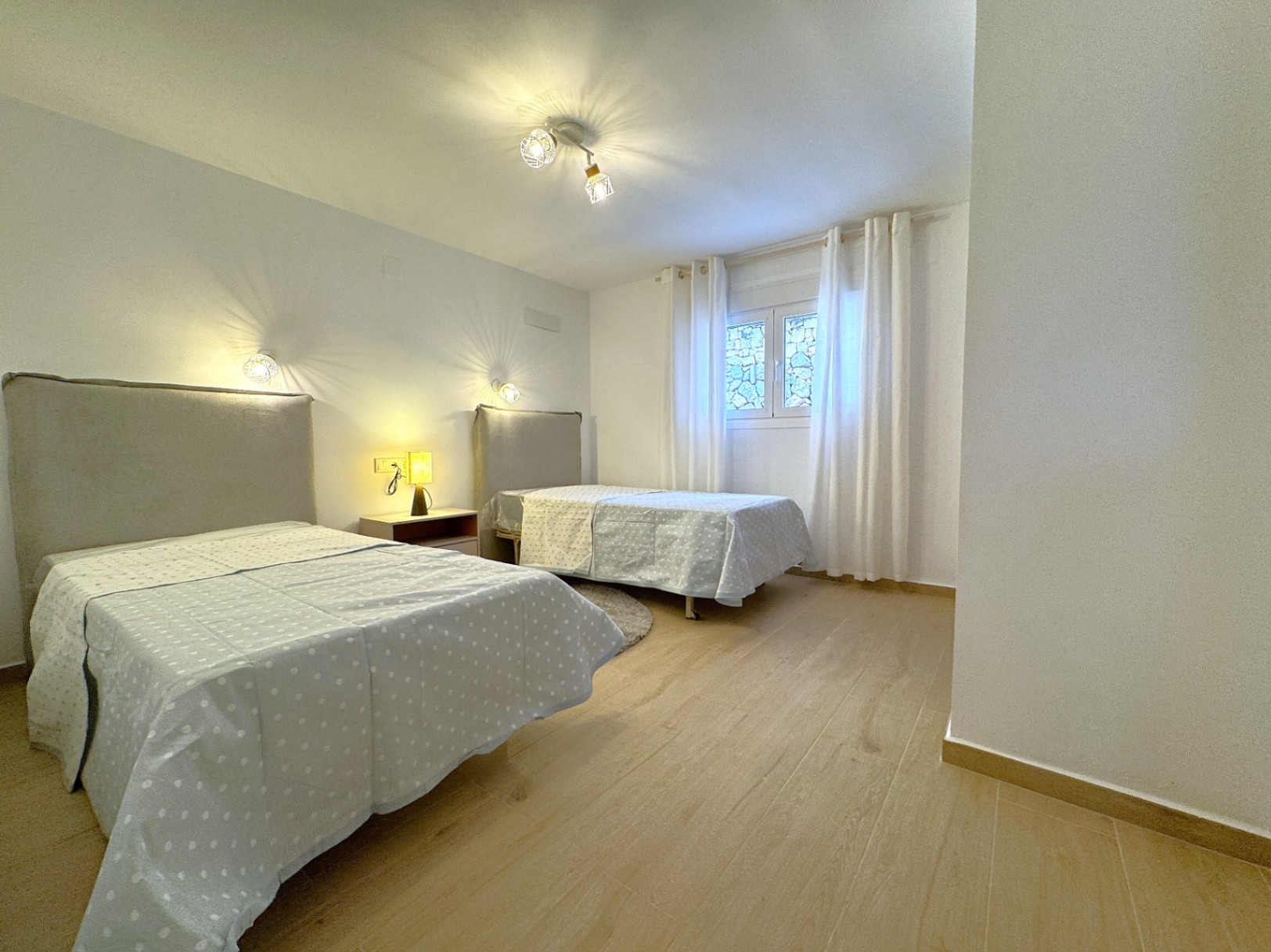 Grande villa avec piscine privée et vue sur la mer