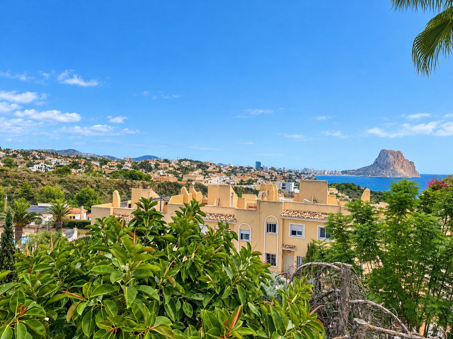 Grande villa avec piscine privée et vue sur la mer