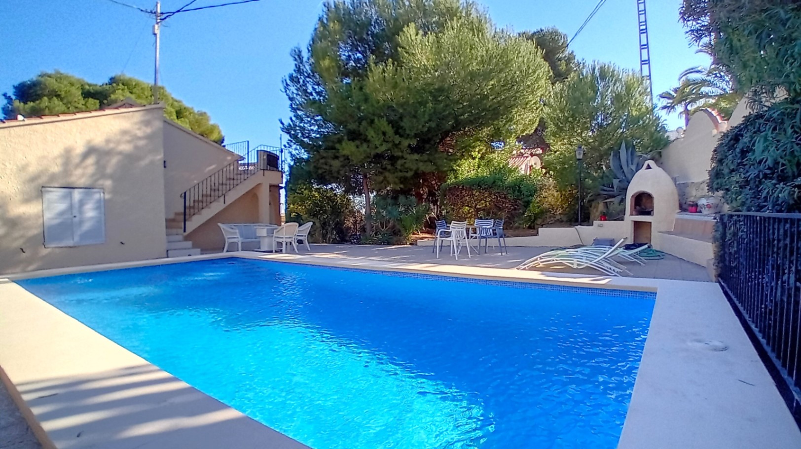 Villa met privé zwembad en uitzicht