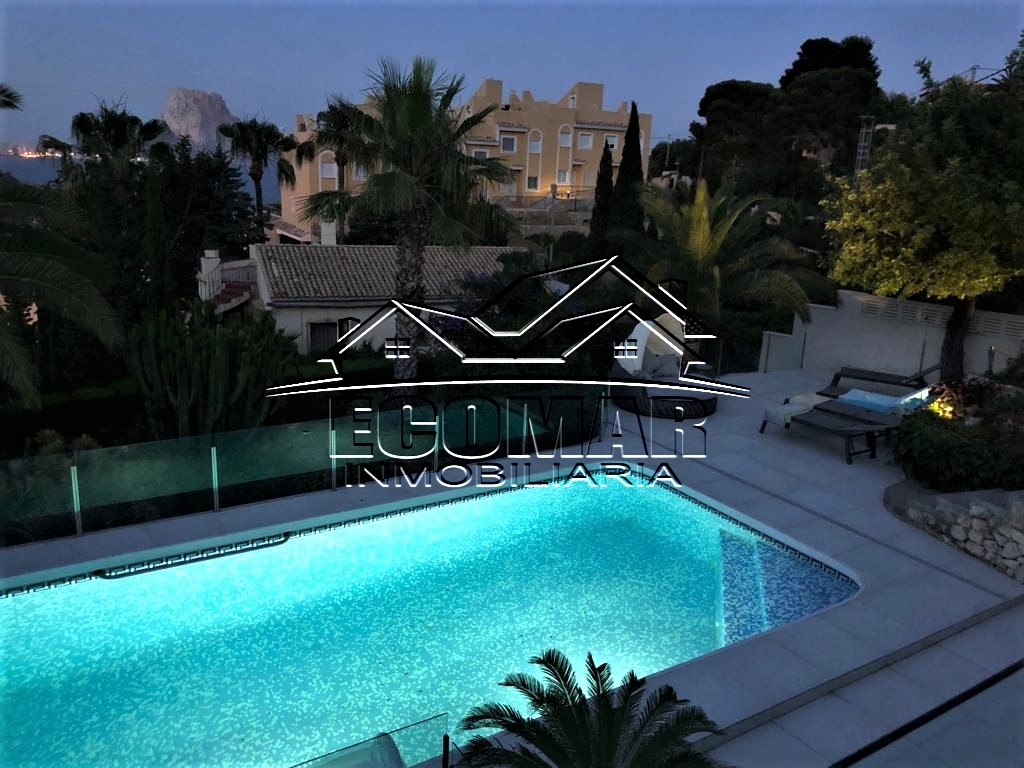 Villa reformada con piscina privada